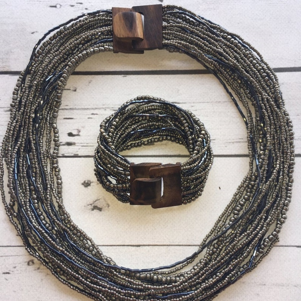 Silver Necklace & Bracelet Set Metalic